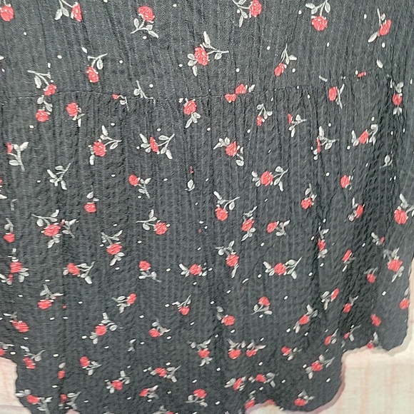 Torrid Rose Print Long Sleeve Blouse - Picture 5 of 8
